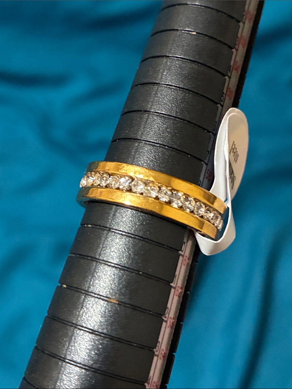 Size 9 Ring - Picture 4 of 7